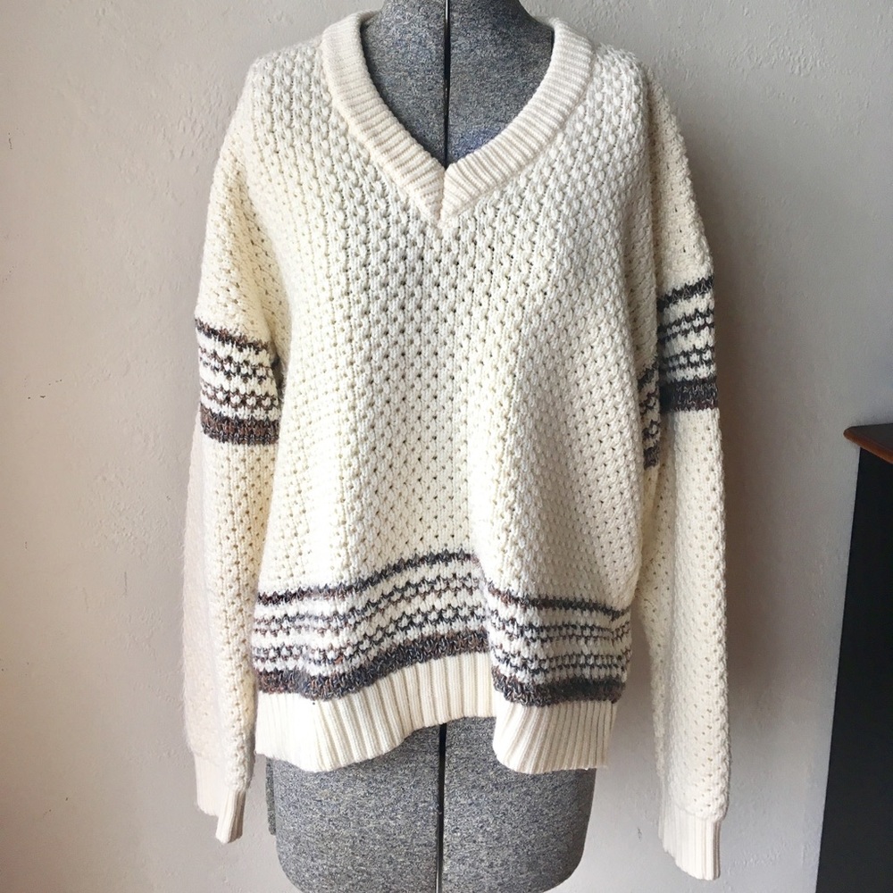 Italian knit off white v-neck sweater by Smiths